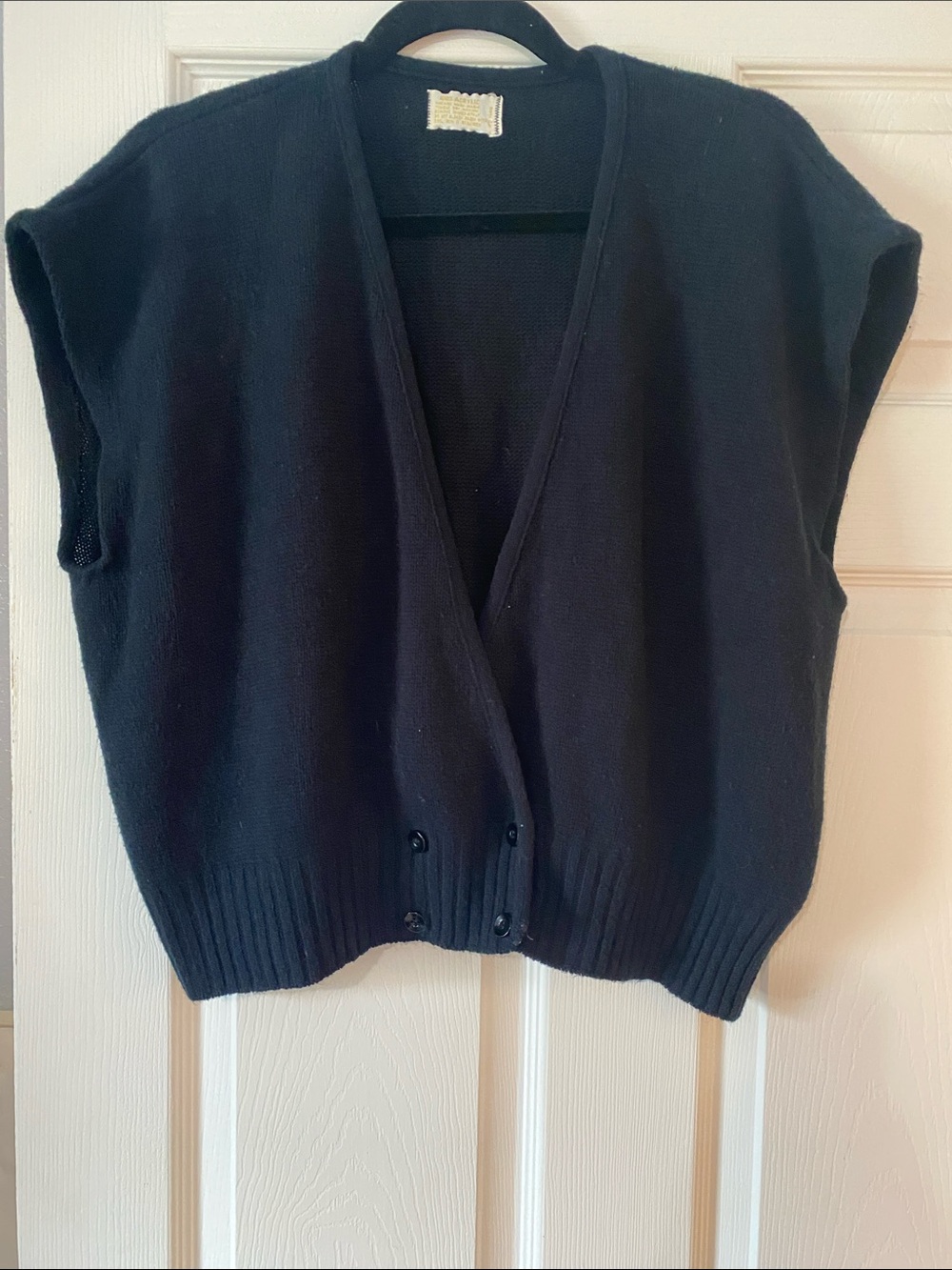 Source Unknown Black Sleeveless V-Neck Sweater Cardigan